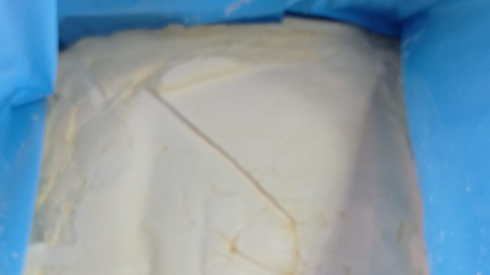 Масло монолит 25 кг 82 % Конапроли / Conaprole от кондитерского магазина Фрезье https://fraisier.ru